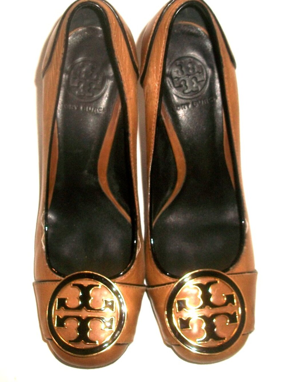 Tory Burch Caramel Leather rHigh Heel Pumps w Gold & Black L>ogo